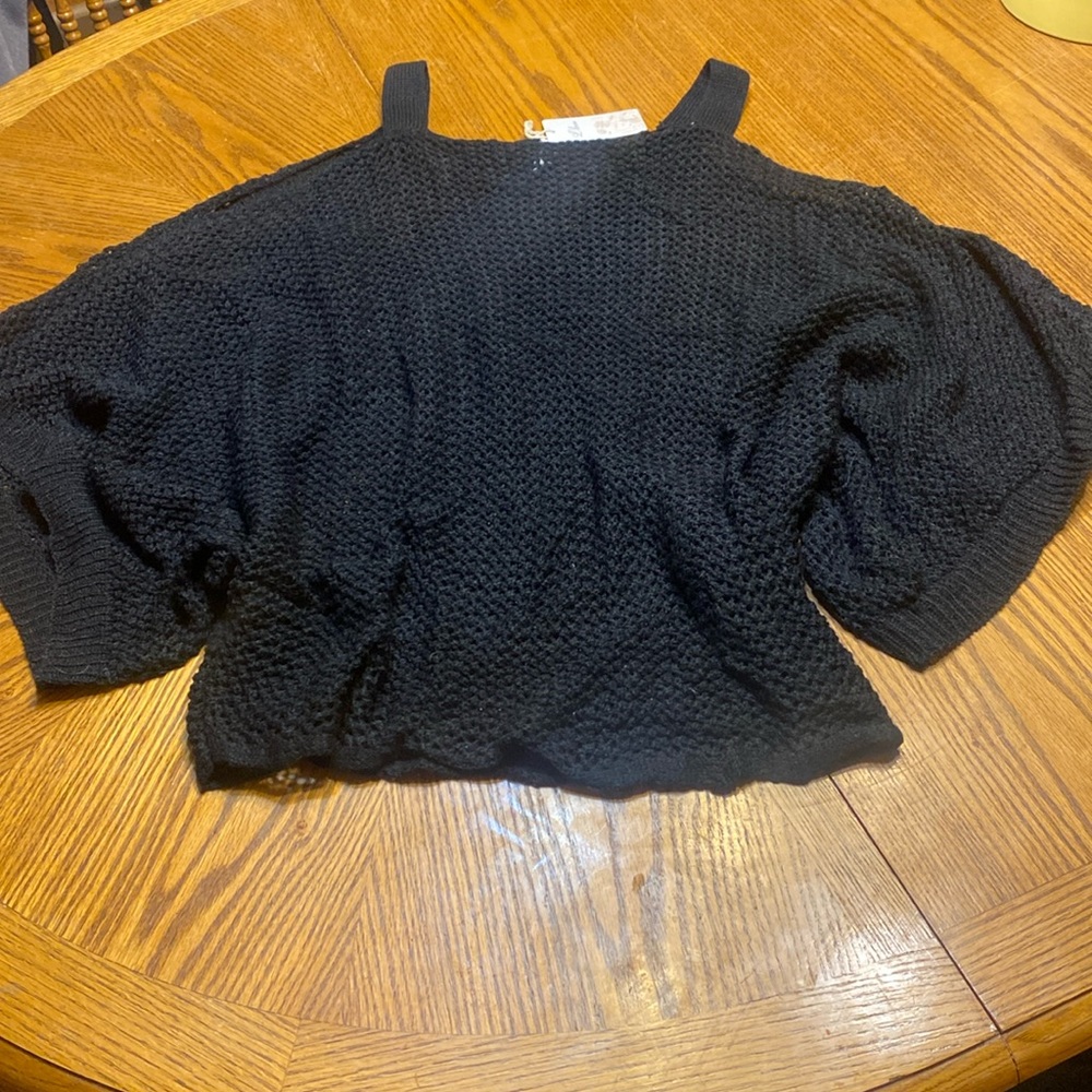 Peek-a-boo shoulder top